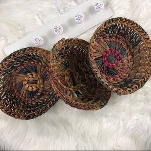 Set of 3 wicker baskets